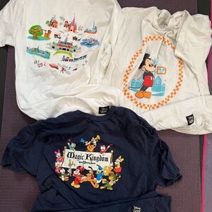 Disney Women’s Vans Graphic T-Shirts - size large